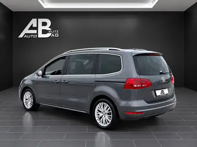 VW Sharan 2.0 TSI 200 PS — Monospace 7 places, design gris élégant, équipement premium — Heckansicht