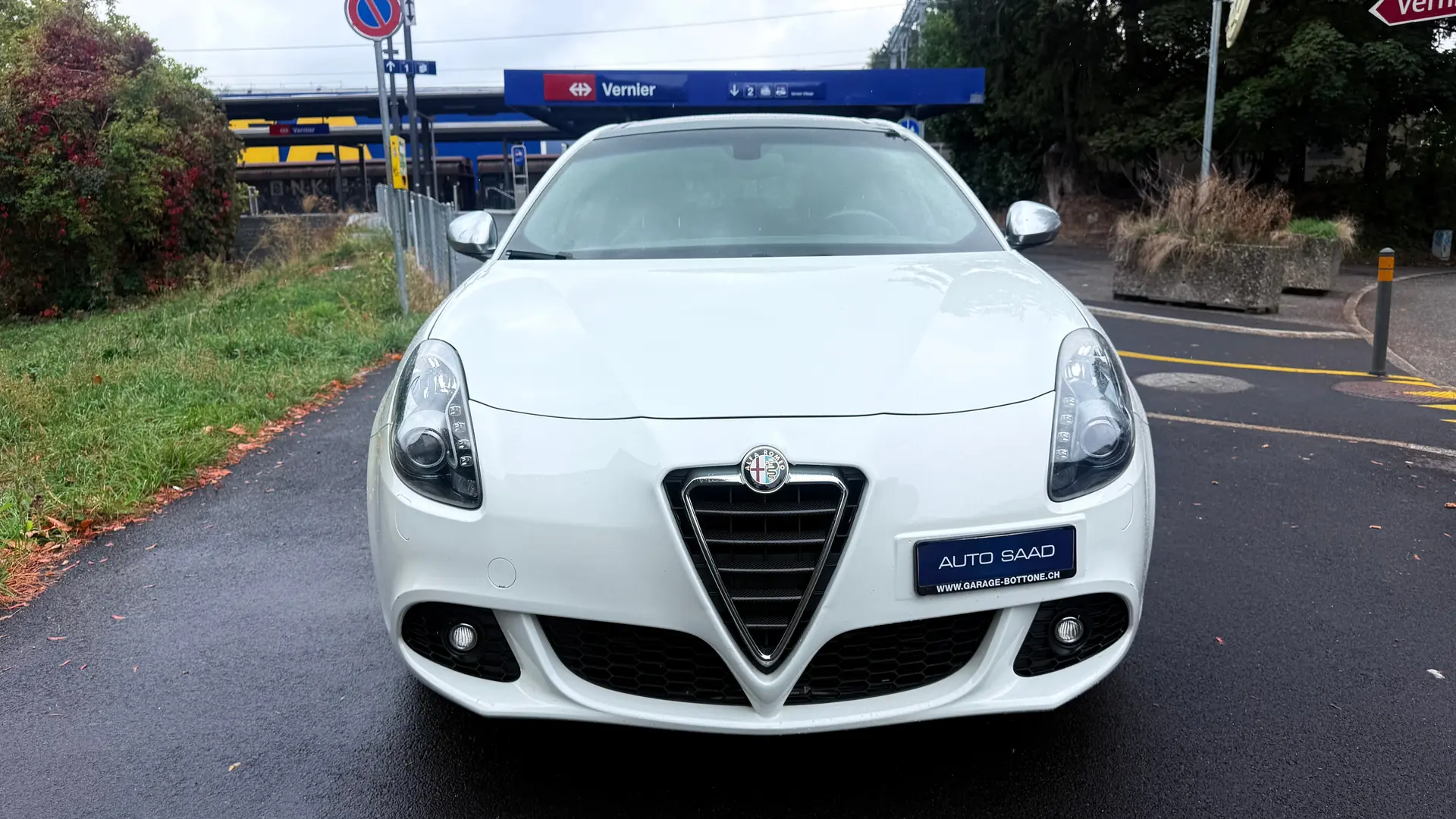 Alfa Romeo Giulietta 1750 TBi Quadrifoglio Verde — Sportive italienne affûtée, 235 ch