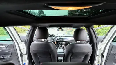 Alfa Romeo Giulietta 1750 TBi Quadrifoglio Verde — Sportive italienne affûtée, 235 ch — Miniatur 8