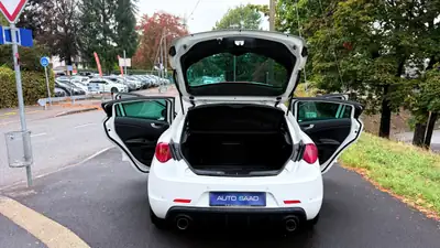Alfa Romeo Giulietta 1750 TBi Quadrifoglio Verde — Sportive italienne affûtée, 235 ch — Miniatur 7