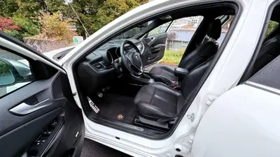 Alfa Romeo Giulietta 1750 TBi Quadrifoglio Verde — Sportive italienne affûtée, 235 ch — Miniatur 10