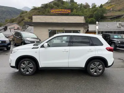 Suzuki Vitara 1.4 Boosterjet — SUV compact automatique, 19 300 km seulement — côté
