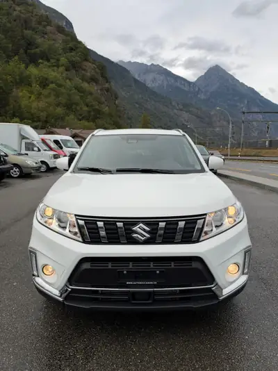 Suzuki Vitara 1.4 Boosterjet — SUV compact automatique, 19 300 km seulement — intérieur