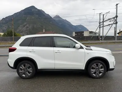 Suzuki Vitara 1.4 Boosterjet — SUV compact automatique, 19 300 km seulement — détail