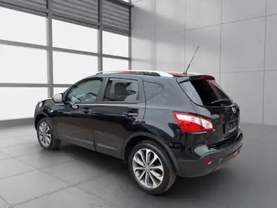 Nissan Qashqai 2.0 4WD Tekna XTronic — SUV polyvalent, transmission automatique CVT, entretien récent — tableau de bord