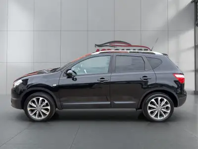Nissan Qashqai 2.0 4WD Tekna XTronic — SUV polyvalent, transmission automatique CVT, entretien récent — intérieur