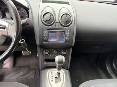 Nissan Qashqai 2.0 4WD Tekna XTronic — SUV polyvalent, transmission automatique CVT, entretien récent — Miniature 13