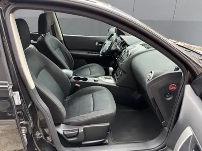 Nissan Qashqai 2.0 4WD Tekna XTronic — SUV polyvalent, transmission automatique CVT, entretien récent — Miniature 15