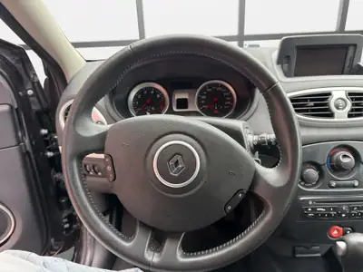 Renault Clio Grandtour 1.6 16V — Break automatique entretenu, sans accident — Miniature 10