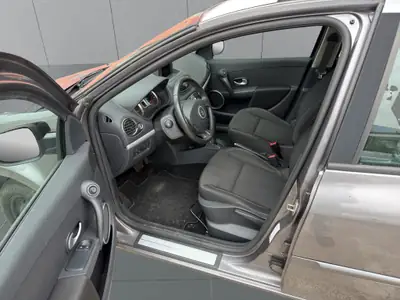 Renault Clio Grandtour 1.6 16V — Break automatique entretenu, 100 000 km — Miniature 12