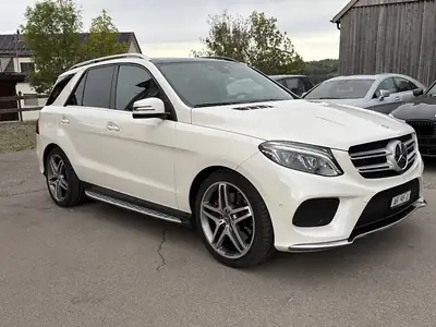 Mercedes-Benz GLE 500 4Matic — SUV premium 455 ch, transmission 9G-Tronic — side view