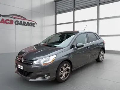 Citroën C4 Berline 1.6 THP Séduction — Élégance urbaine et transmission automatique — vue extérieure
