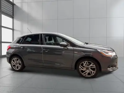 Citroën C4 Berline 1.6 THP Séduction — Élégance urbaine et transmission automatique — détail
