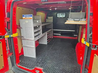 Ford Transit Custom 2.0 TDCi 130 PS — Utilitaire fiable, première main, 171'000 km — interior