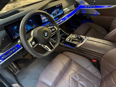 BMW 740d xDrive — Berline de prestige hybride diesel, 78'000 km seulement — Innenraum