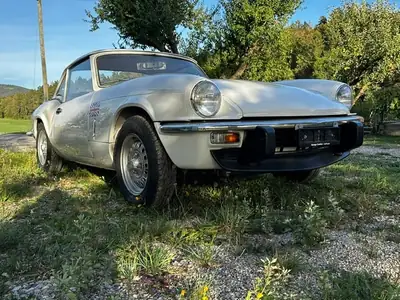Triumph Spitfire 1977 — Cabriolet sportif British, restauration complète, sans rouille — rear view
