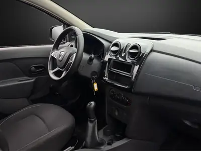 Dacia Sandero 1.0 Comfort — Petit budget, grande fiabilité, sans accident — Miniature 10