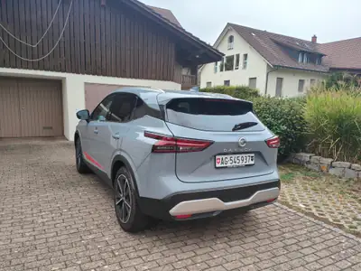 Nissan Qashqai 1.3 DIG-T Tekna+ 4x4 — SUV hybride mild avec rouage intégral et faible kilométrage — side view