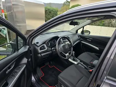 Suzuki S-Cross 1.6 Piz Sulai 4x4 — SUV polyvalent, transmission CVT, sans sinistre — dashboard
