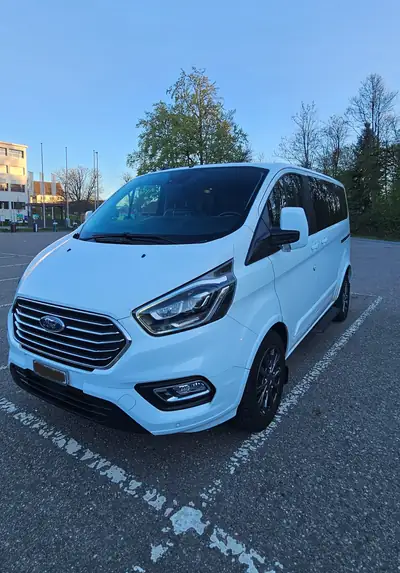 Ford Tourneo Custom 320 L1H1 Titanium X — Monospace 8 places, diesel MHEV économique — vue extérieure