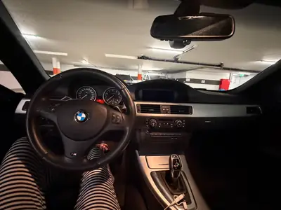 BMW 335 Cabriolet — Décapotable sportive 306 ch, seulement 24'000 km — dashboard