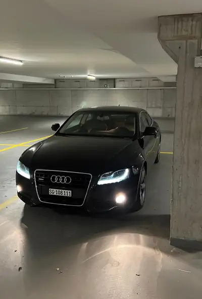 Audi A5 3.2 V6 FSI Quattro — Coupé sportif de prestige, sans sinistre — Seitenansicht