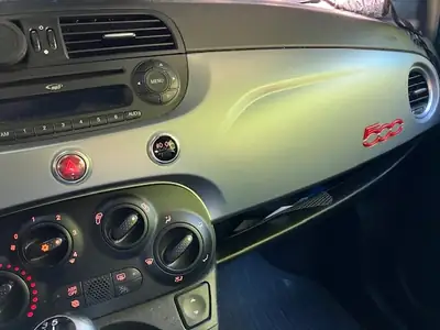 Fiat 500 0.9 T TwinAir S — Cabriolet urbain sportif, châssis rabaissé — rear view