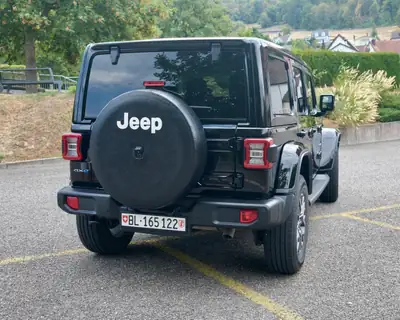 Jeep Wrangler 2.0 Turbo 4xe — SUV hybride rechargeable, 381 ch et consommation réduite — interni