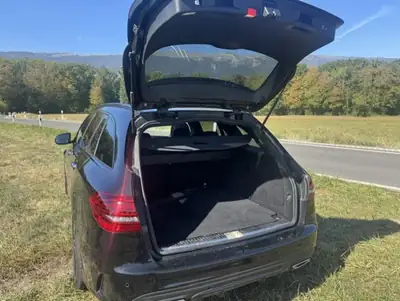 Mercedes-Benz C 200 T AMG Line 4Matic — Break premium, toit panoramique, 72 000 km — interni