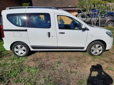 Dacia Dokker 1.2 TCe Ambiance — Monospace pratique et robuste, 102 000 km — Innenraum