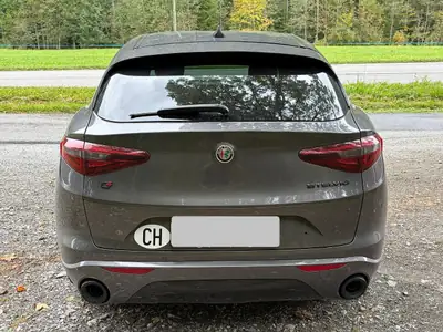 Alfa Romeo Stelvio 2.0 Q4 280 Veloce — SUV sportif 4x4, historique complet, 95 000 km — side view