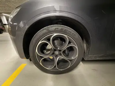 Alfa Romeo Stelvio 2.0 Q4 280 Veloce — SUV sportif 4x4, historique complet, 95 000 km — Thumbnail 16