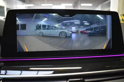 BMW M550d xDrive — Berline sportive diesel, 400 ch, entretien BMW complet — Miniature 20