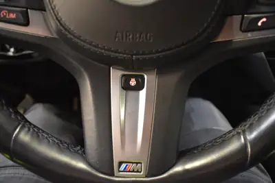 BMW M550d xDrive — Berline sportive diesel, 400 ch, entretien BMW complet — Miniature 27