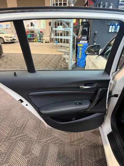 BMW 120d xDrive Sport Line — Diesel performant, 56000 km seulement, traction intégrale — Miniature 12