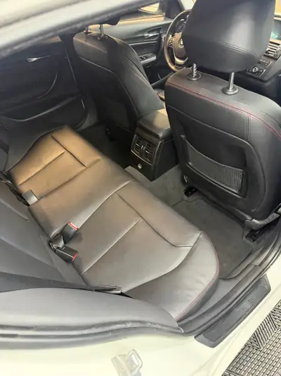 BMW 120d xDrive Sport Line — Diesel performant, 56000 km seulement, traction intégrale — Miniature 10