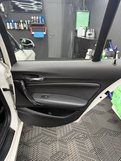 BMW 120d xDrive Sport Line — Diesel performant, 56000 km seulement, traction intégrale — Miniature 14