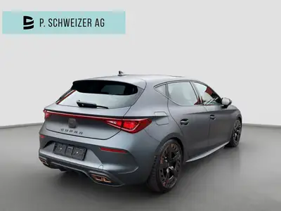 CUPRA Leon 1.4 e-HYBRID pHEV — Berline rechargeable performante, 48 100 km — Armaturenbrett