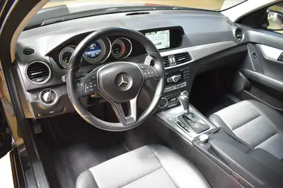 Mercedes-Benz C 220 CDI Avantgarde — Break diesel 4Matic, entretien intégral Mercedes — Miniature 14
