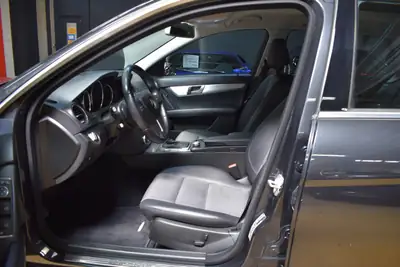 Mercedes-Benz C 220 CDI Avantgarde — Break diesel 4Matic, entretien intégral Mercedes — Miniature 13