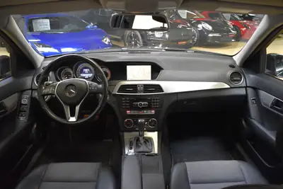 Mercedes-Benz C 220 CDI Avantgarde — Break diesel 4Matic, entretien intégral Mercedes — Miniature 16