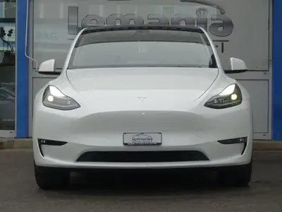 Tesla Model Y Long Range 2023 — SUV électrique haute performance, 47 300 km — arrière