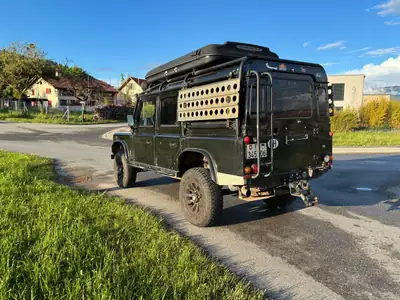 Land Rover Defender 2.5 TDi SW — Légende 4x4, 9 places et moteur fiable — interni
