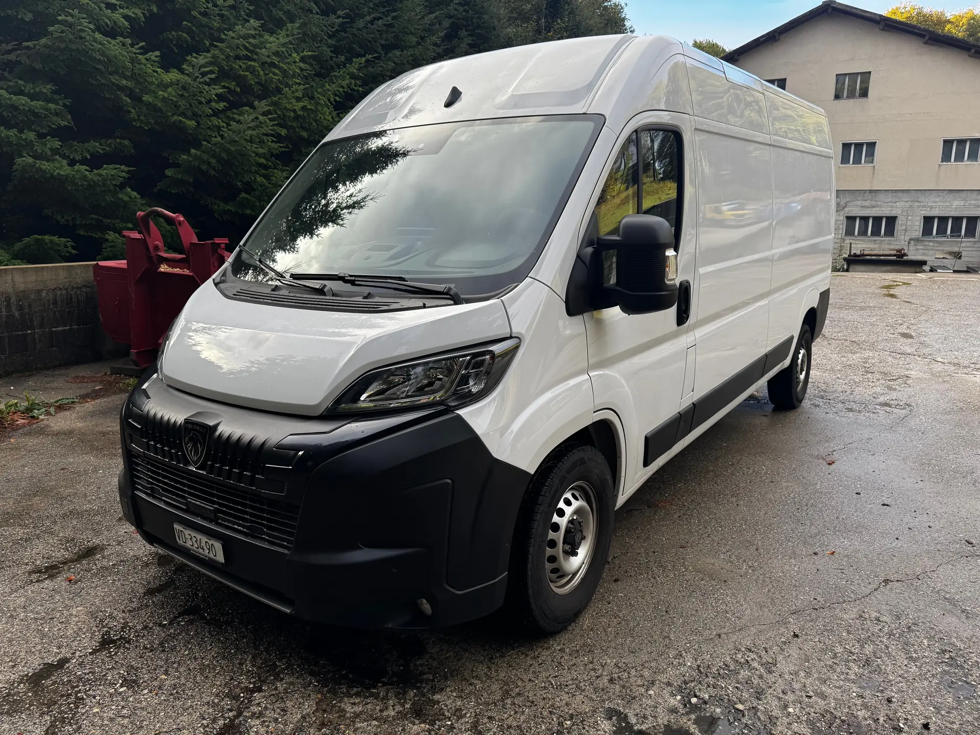 Peugeot Boxer L3H2 2.2 BlueHDi 140 — Utilitaire automatique, faible kilométrage et garantie constructeur