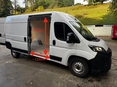 Peugeot Boxer L3H2 2.2 BlueHDi 140 — Utilitaire automatique, faible kilométrage et garantie constructeur — rear view