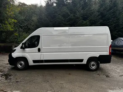 Peugeot Boxer L3H2 2.2 BlueHDi 140 — Utilitaire automatique, faible kilométrage et garantie constructeur — detail