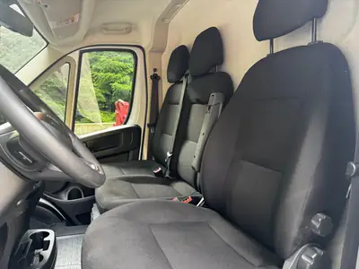 Peugeot Boxer L3H2 2.2 BlueHDi 140 — Utilitaire automatique, faible kilométrage et garantie constructeur — Thumbnail 11