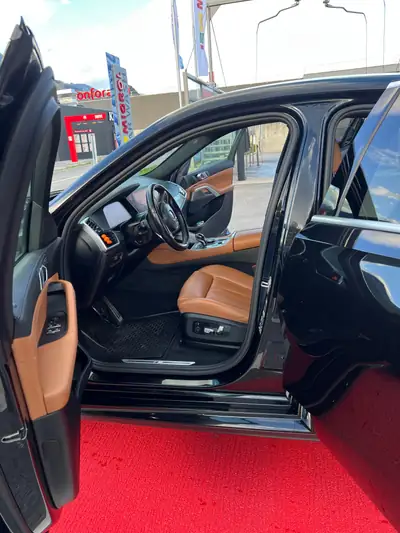 BMW X6 40i xDrive — SUV coupé premium, 333 ch et technologie hybride essence — detail