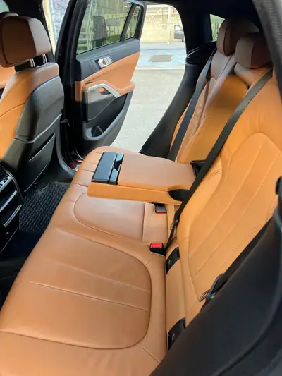 BMW X6 40i xDrive — SUV coupé premium, 333 ch et technologie hybride essence — dashboard