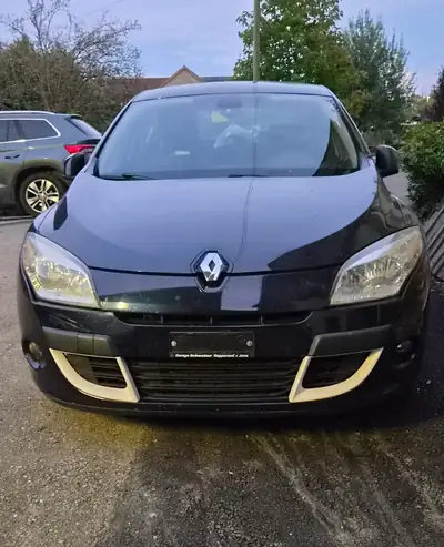 Renault Mégane 2.0 T — Berline dynamique, 180 ch et sans sinistre — vista esterna